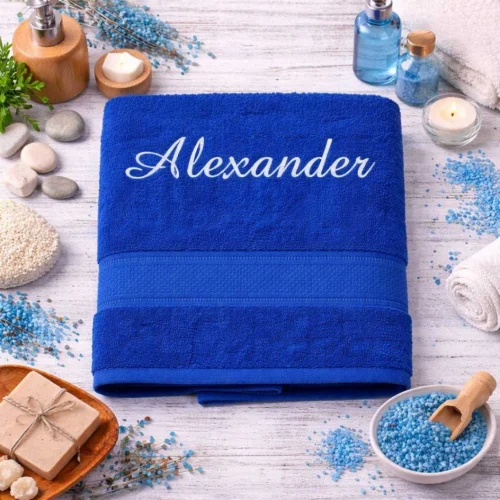 vysivana-osuska-s-menom-alexander-tmavomodra-lawli Tmavomodrá vyšívaná froté osuška s bielym kaligrafickým nápisom Alexander
