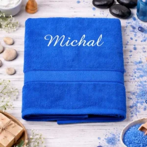 vysivana-osuska-s-menom-michal-tmavomodra-lawli Tmavomodrá vyšívaná froté osuška s bielym kaligrafickým nápisom Michal