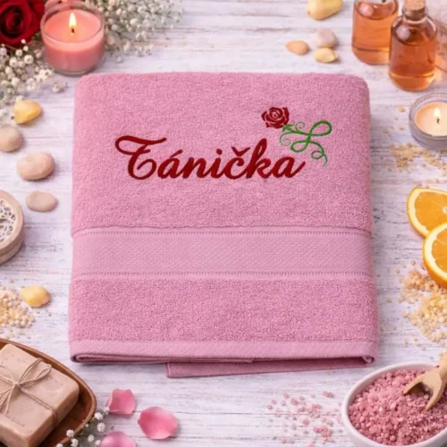 vysivana-osuska-s-menom-s-motivom-tanicka-ruzova-lawli Vyšívaná osuška s menom Tánička