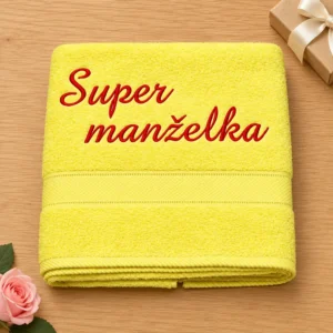 vysivana-osuska-super-manzelka Citrónovo žltá vyšívaná froté osuška s červeným kaligrafickým nápisom Super manželka